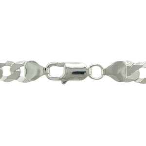 Add strength and timeless style to your collection with this pre-owned 925 silver 26" curb chain, offering a substantial and polished look perfect for everyday wear or making a confident statement:

Design: A classic curb link chain featuring wide, flat interlocking links that create a smooth, flexible drape and a bold, clean appearance.
Material: Crafted from solid 925 sterling silver, the chain features a bright, polished finish that enhances its sleek, enduring design.
