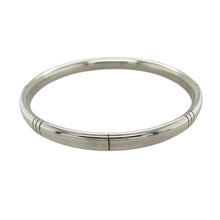 Load image into Gallery viewer, 925 Solid Silver Line Patterned Bangle
