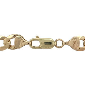 Bring bold sophistication to your collection with this pre-owned 9ct yellow gold 20" curb chain, offering timeless style and solid presence—perfect for wearing solo or pairing with a pendant.

Design: The chain features classic flat curb links in a sleek, interlocking pattern that delivers strength and enduring appeal.
Material: Made from 9-carat yellow gold, the polished finish enhances the warm tone and smooth profile of each 7mm-wide link.

