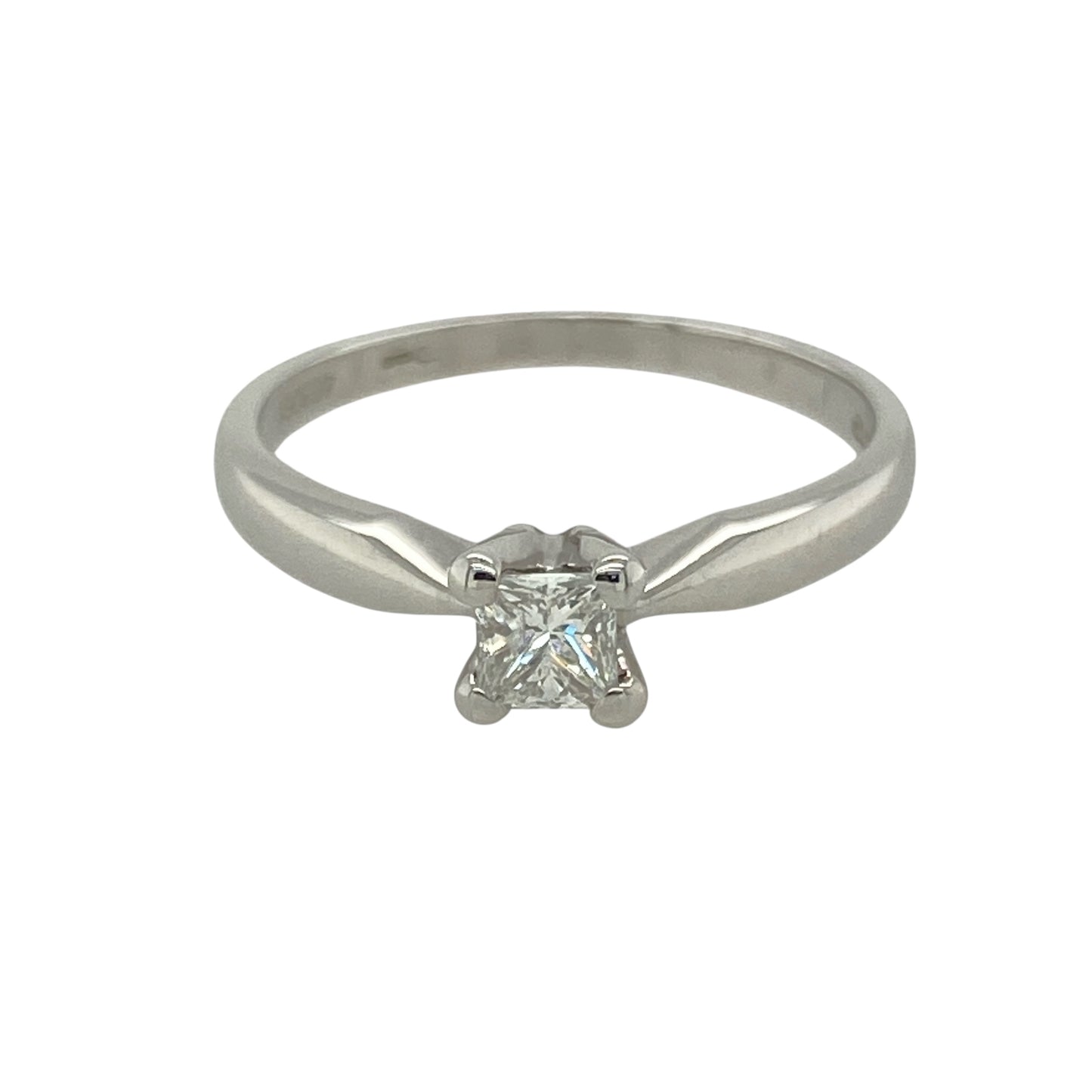 18ct White Gold & Diamond Set Solitaire Ring