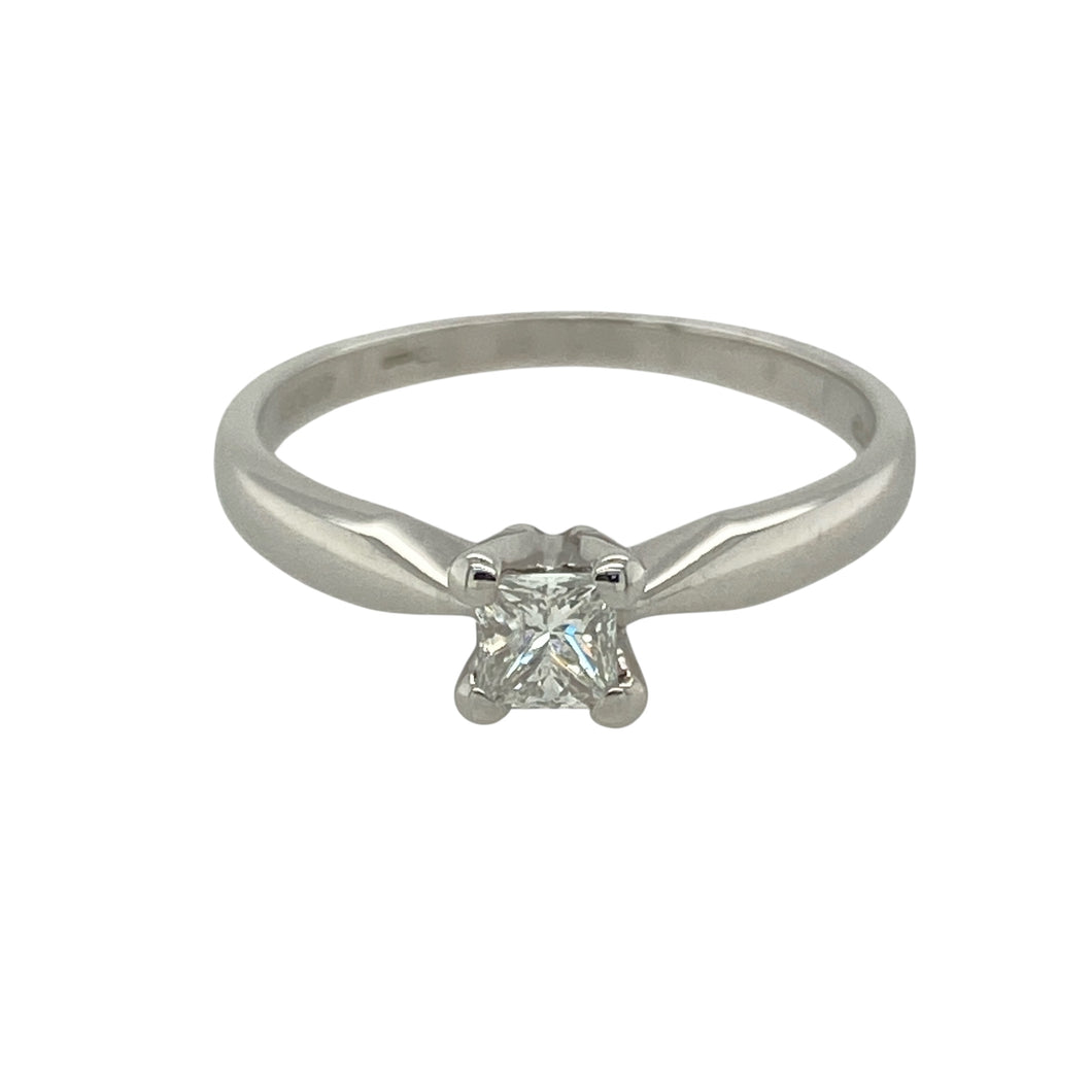 18ct White Gold & Diamond Set Solitaire Ring