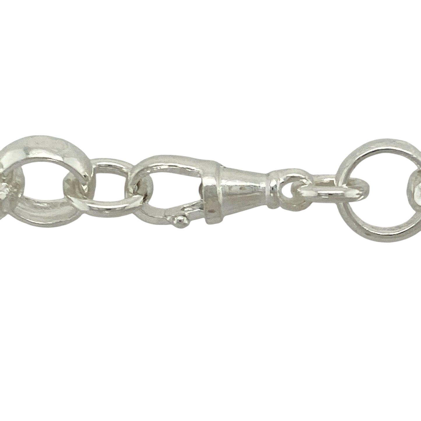 Bring bold contrast and classic detail to your jewellery collection with this new 925 silver 26.5" patterned engraved belcher chain—a striking piece featuring a mix of textures and timeless style.

Design: Featuring 11mm wide alternating patterned and plain belcher links, this chain offers a refined balance of smooth shine and intricate engraving.
Material: Made from solid 925 sterling silver, the polished and textured finishes enhance the design’s depth and visual interest.
