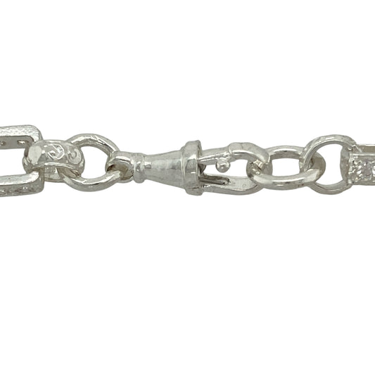 Bring vintage-inspired shine and detailed elegance to your jewellery collection with this new 925 silver & cubic zirconia set 27" patterned gypsy style link chain—a striking piece with timeless charm and added sparkle.

Design: Featuring 8mm wide gypsy-style links with alternating patterns and cubic zirconia accents, this chain combines traditional design with a touch of brilliance.
