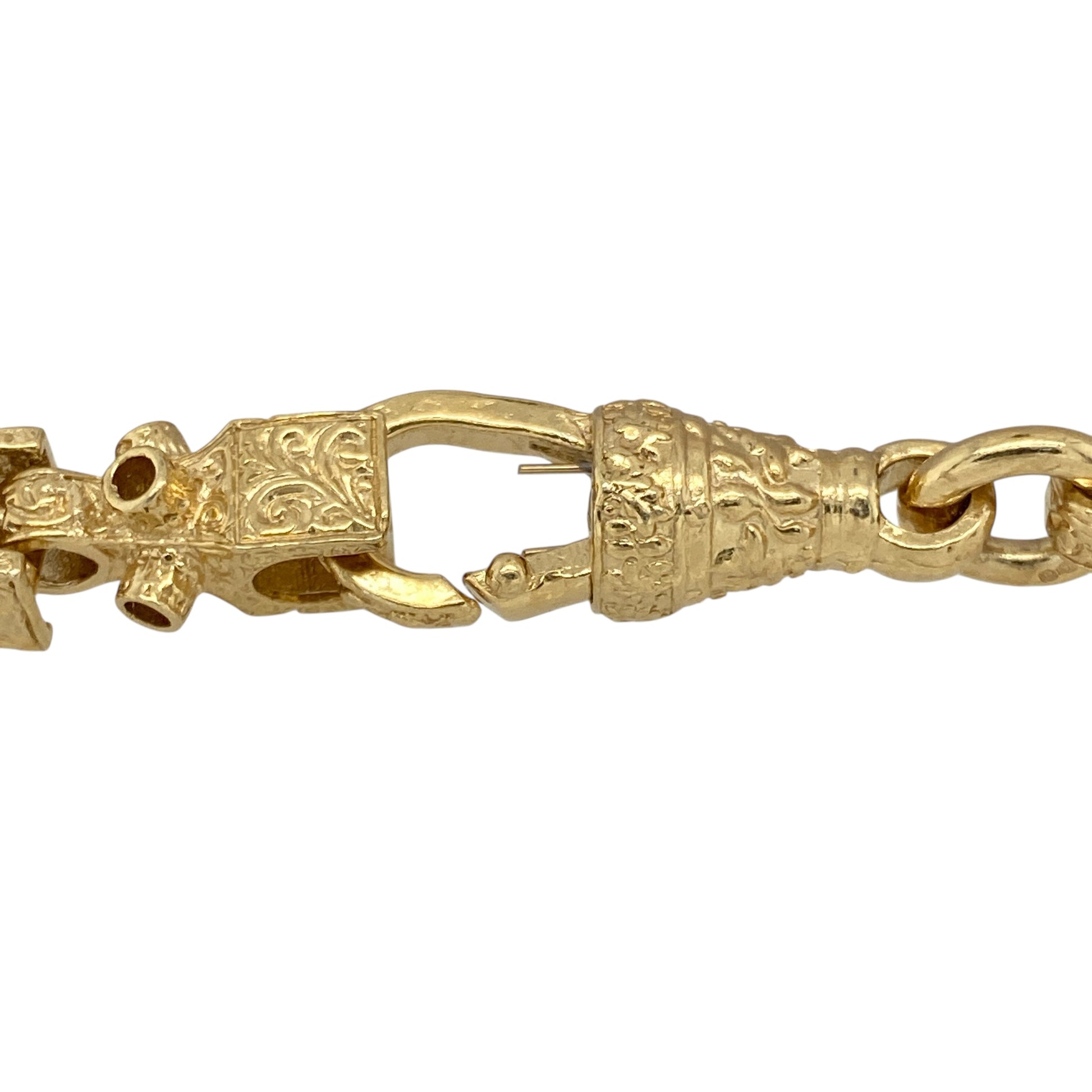 Bring geometric charm and rich golden tone to your jewellery collection with this new solid 925 silver heavily 9ct yellow gold plated 8.5" patterned engraved Lego link bracelet—a sleek and distinctive piece with contemporary appeal.

Design: Featuring 7mm wide rectangular Lego-style links with detailed engraved patterning, this bracelet offers modern structure with subtle vintage influence.
