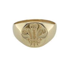 Load image into Gallery viewer, 9ct Gold Three Feather Oval Signet Ring

