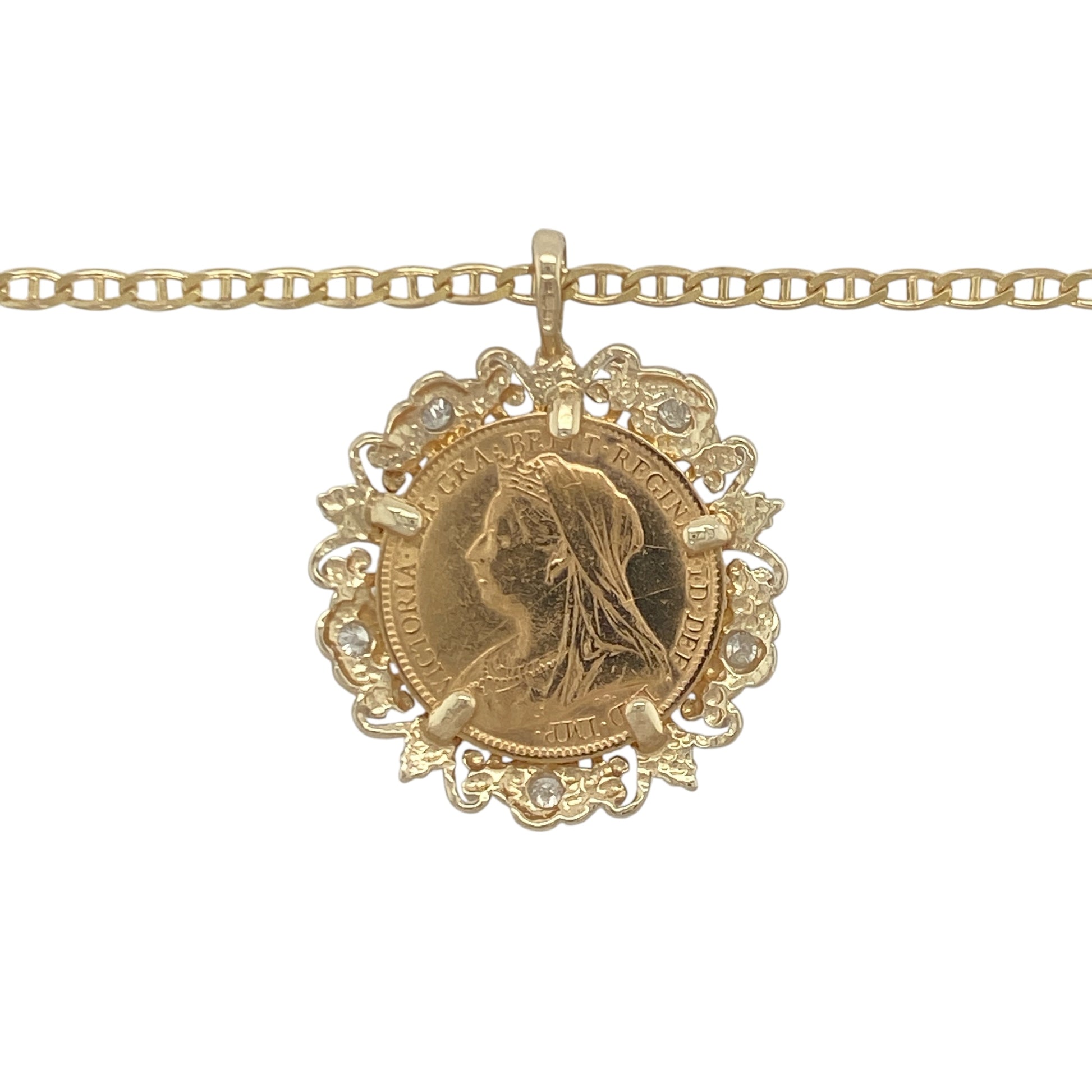 Bring historic charm and refined brilliance to your collection with this pre-owned 9ct yellow gold and diamond set floral surround pendant necklace—featuring a genuine 1900 Old Veil Head Victoria half sovereign coin for a touch of timeless prestige.

Design: The pendant measures 3.3cm in length including the bail and showcases a 22ct gold 1900 Old Veil Head Victoria half sovereign coin (London Mint), securely mounted within a 9ct yellow gold floral-inspired frame accented with sparkling diamonds.
