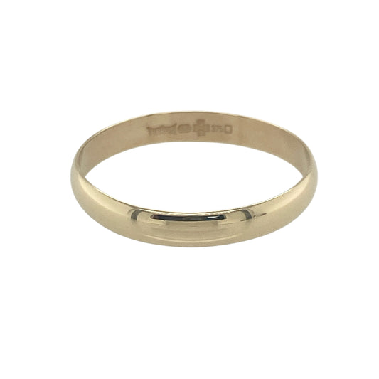 Bring timeless simplicity and enduring elegance to your jewellery collection with this pre-owned 9ct yellow gold wedding band—perfect for marking special moments with classic style.

Design: A traditional 3mm wide band with a smooth, polished finish offers a clean and minimalist look.
Material: Made from 9-carat yellow gold, the warm tone and subtle shine give the ring a refined, timeless appearance.
