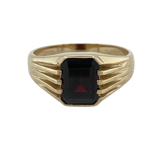 9ct Gold & Garnet Set Signet Ring
