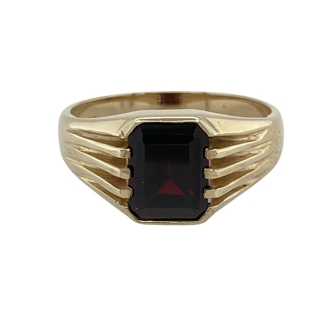9ct Gold & Garnet Set Signet Ring