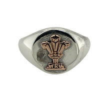Load image into Gallery viewer, 925 Silver Clogau Three Feathers Oval Signet Ring
