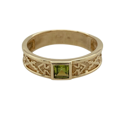 9ct Gold & Peridot Set Patterned Band Ring