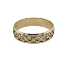 Load image into Gallery viewer, 9ct Gold Overlaid Patterned Band Ring
