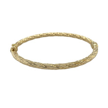Load image into Gallery viewer, 9ct Gold Twisted Patterned Hinged Bangle
