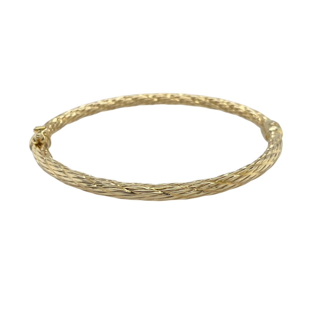 9ct Gold Twisted Patterned Hinged Bangle