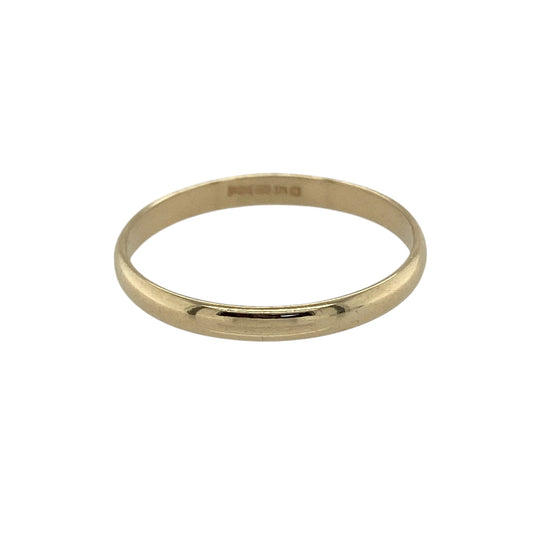 Bring delicate elegance and timeless simplicity to your collection with this pre-owned 9ct yellow gold wedding band ring, a classic choice for everyday wear or marking life’s special moments.

Design: The ring features a traditional 2mm wide band, offering a slim and understated profile.
Material: Made from 9-carat yellow gold, the polished finish gives the band a warm and classic glow.
