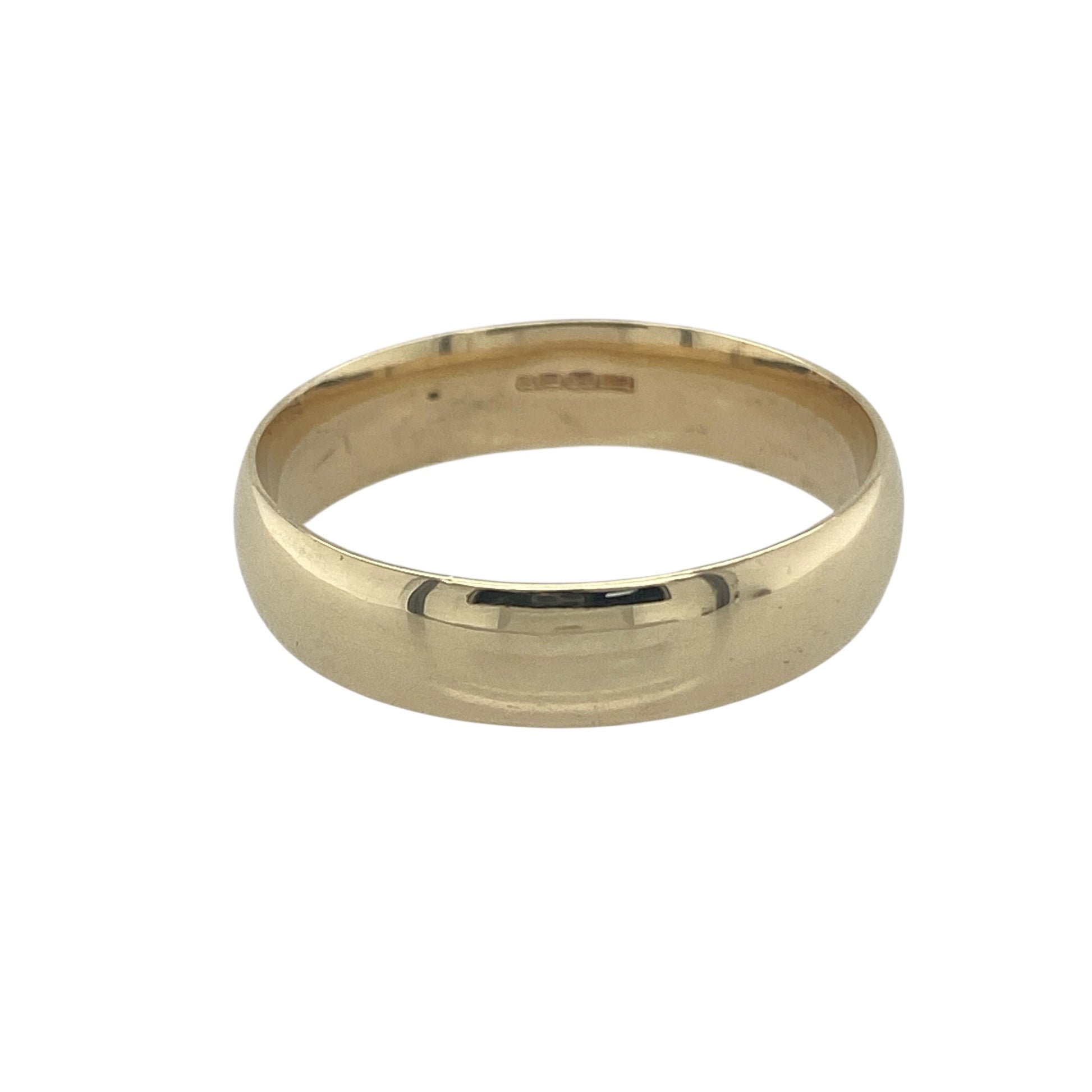 Bring classic elegance and timeless tradition to your collection with this pre-owned 9ct yellow gold wedding band ring, a refined choice for life’s most meaningful moments.

Design: The ring features a traditional 4mm wide band, offering a balanced and versatile profile.
Material: Made from 9-carat yellow gold, the polished finish highlights the band’s warm and classic tone.
