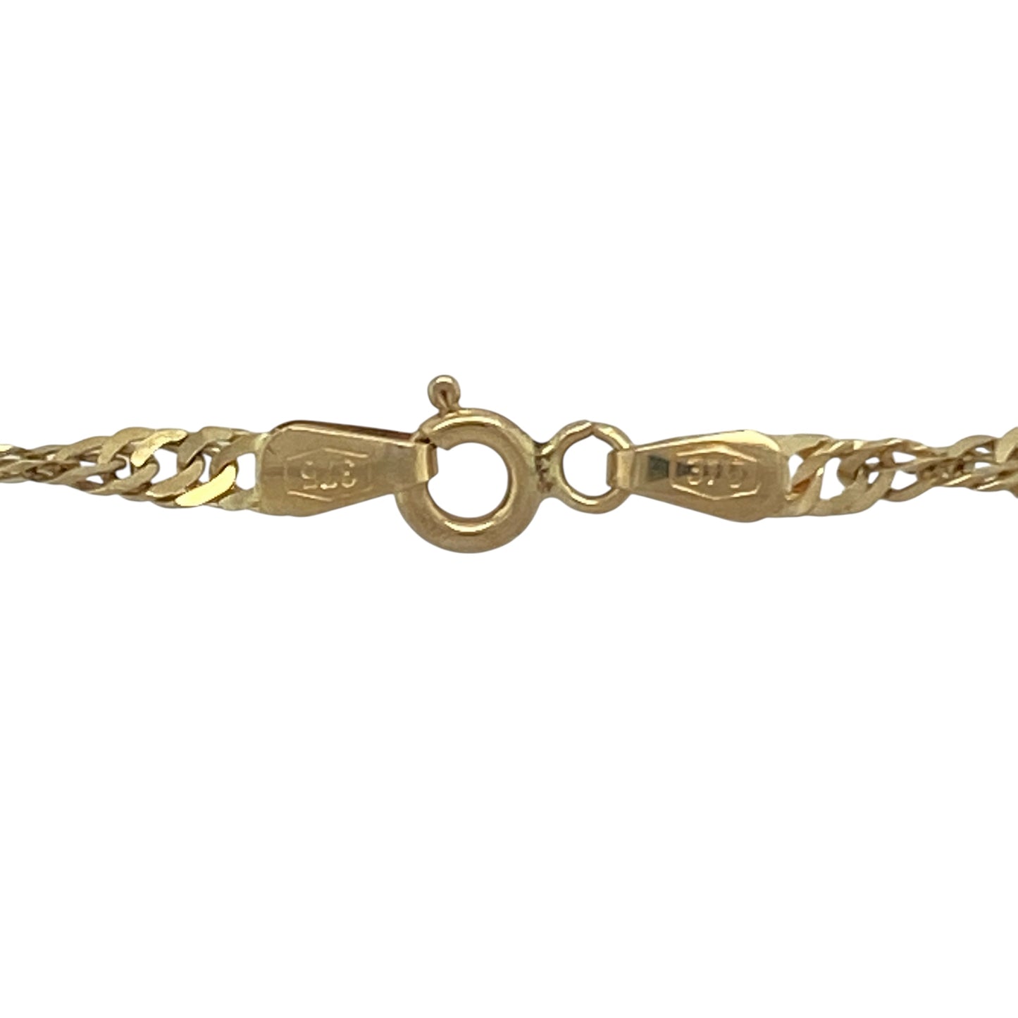 Bring fluid sparkle and elegant movement to your collection with this pre-owned 9ct yellow gold Singapore chain—a versatile design in an extended length for added style.

Design: The chain measures 30 inches in length with 3mm wide twisted Singapore links, creating light-catching texture and graceful flow.
Material: Made from 9-carat yellow gold, the polished finish enhances the chain’s intricate design and warm golden tone.
