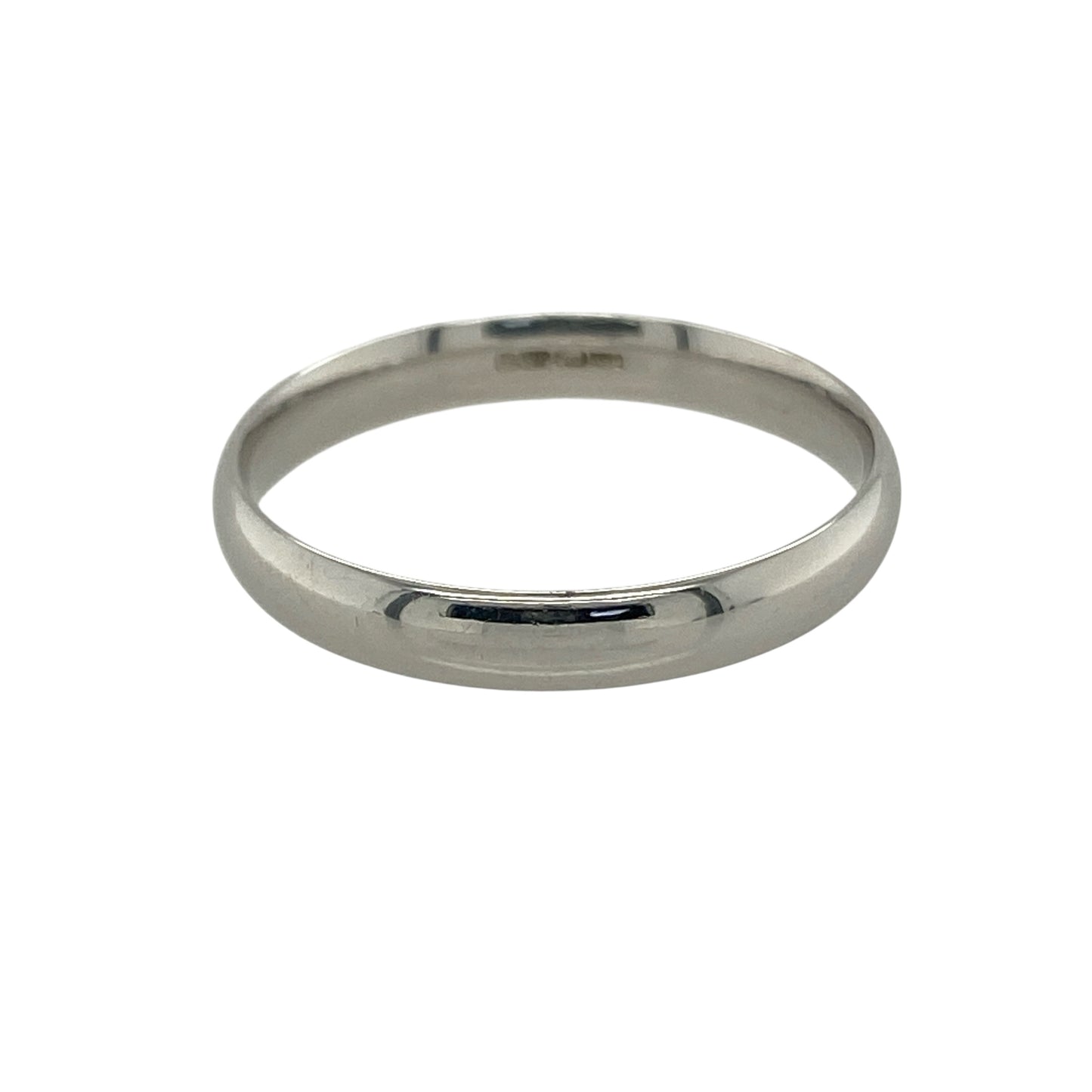 Bring timeless simplicity and modern elegance to your collection with this pre-owned 9ct white gold wedding band ring—a refined design that symbolises love and everlasting commitment.

Design: The ring features a classic 3mm wide band with a smooth, polished finish, offering a sleek and versatile look suitable for any occasion.
Material: Made from solid 9-carat white gold, the bright, lustrous tone adds a contemporary touch while ensuring durability and long-lasting shine.