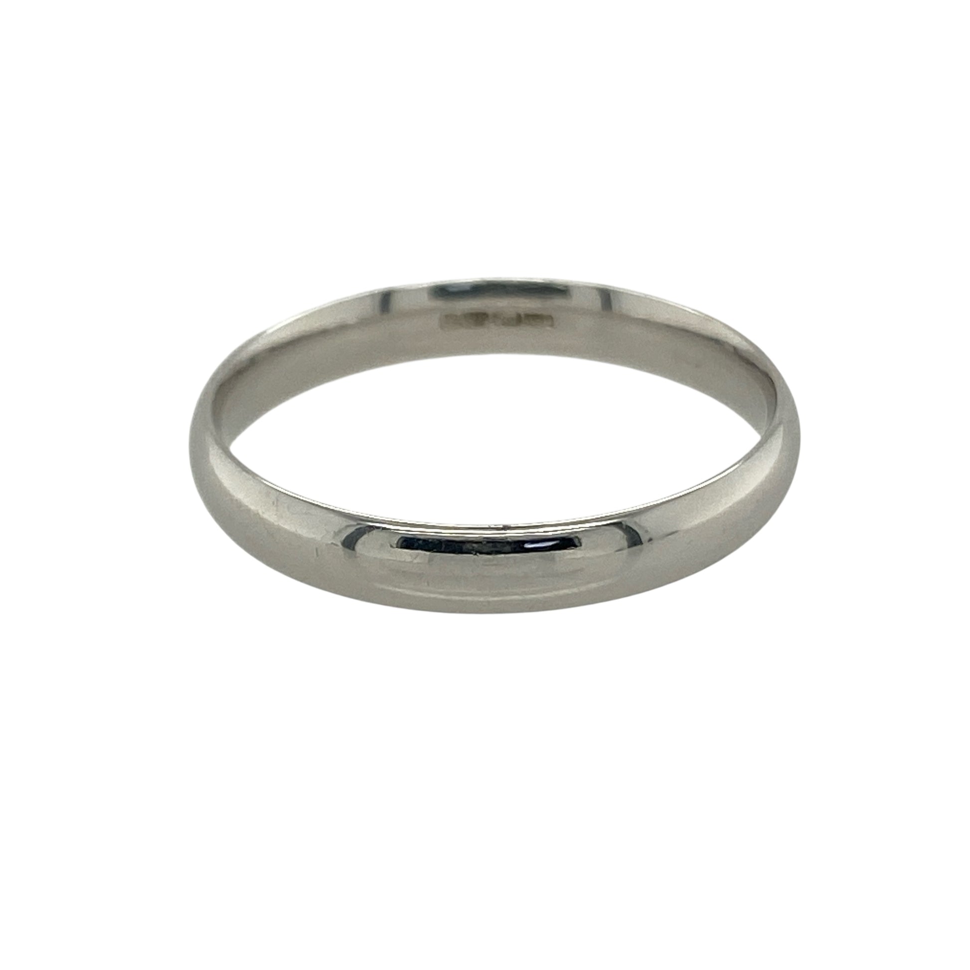 Bring timeless simplicity and modern elegance to your collection with this pre-owned 9ct white gold wedding band ring—a refined design that symbolises love and everlasting commitment.

Design: The ring features a classic 3mm wide band with a smooth, polished finish, offering a sleek and versatile look suitable for any occasion.
Material: Made from solid 9-carat white gold, the bright, lustrous tone adds a contemporary touch while ensuring durability and long-lasting shine.