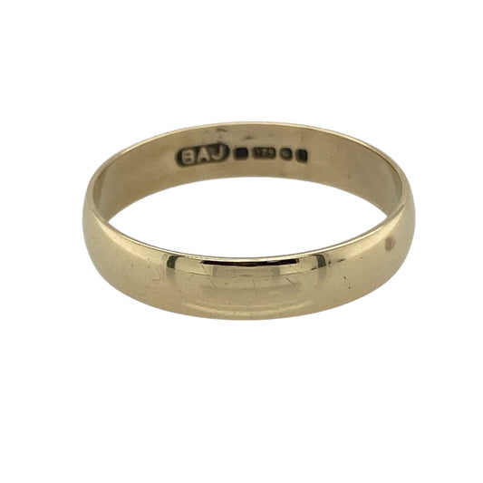 Bring timeless simplicity and classic charm to your collection with this pre-owned 9ct yellow gold wedding band ring—a beautiful symbol of love, unity, and enduring commitment.

Design: The ring features a traditional 4mm wide band with a smooth, polished finish, offering an elegant and versatile look that suits any style.
Material: Made from solid 9-carat yellow gold, the warm tone adds a touch of richness and timeless appeal to this classic design.
