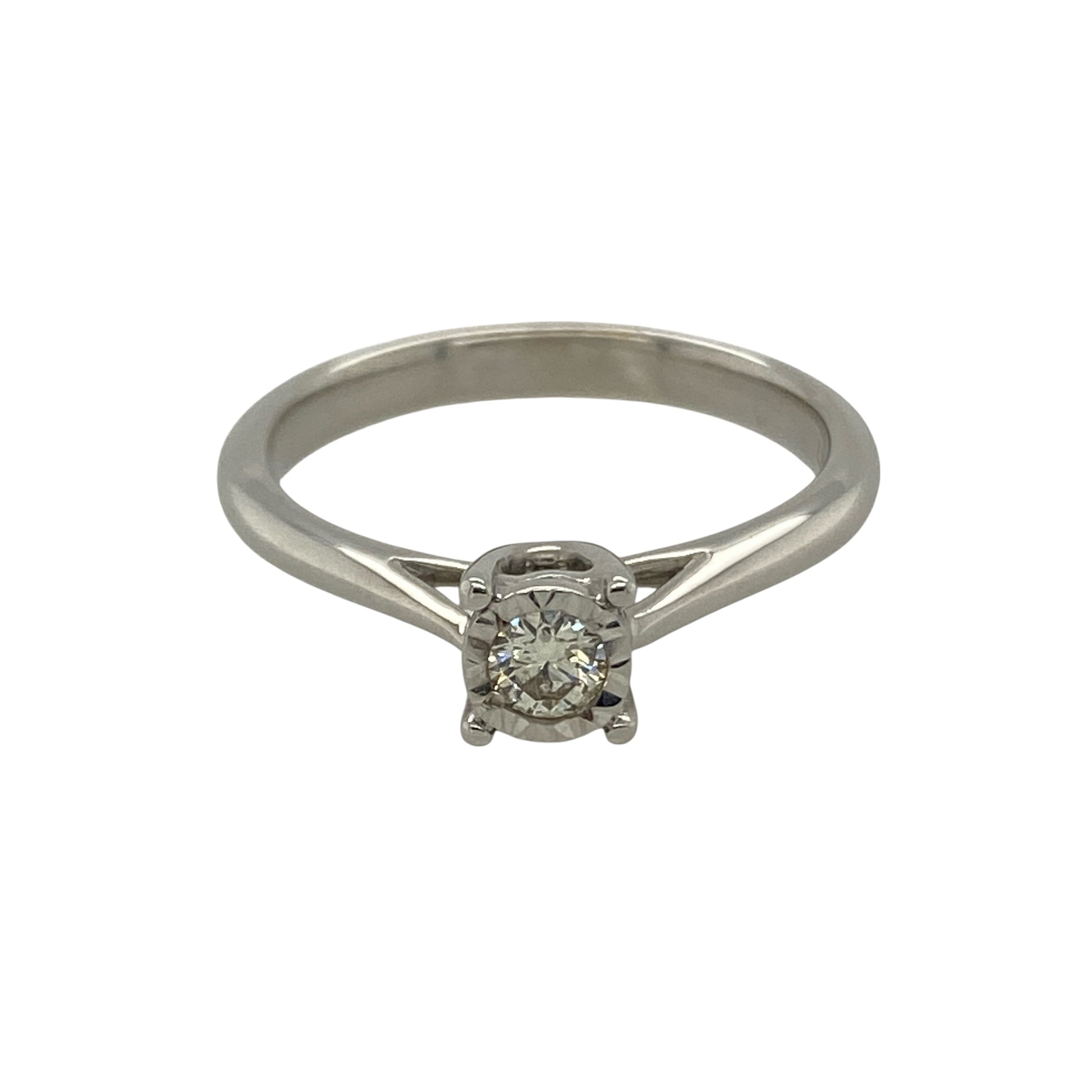 9ct White Gold & Diamond Illusion Set Solitaire Ring
