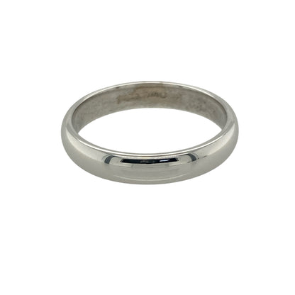 Bring modern elegance and timeless simplicity to your collection with this pre-owned 9ct white gold 4mm wedding band ring, combining classic design with a sleek contemporary finish—perfect as a symbol of love or refined everyday style.

Design: The ring features a traditional 4mm band with a smooth, rounded profile, offering a clean and sophisticated appearance suitable for any occasion.
Material: Made from 9-carat white gold, the polished finish enhances the ring’s bright, silvery lustre and modern appeal.