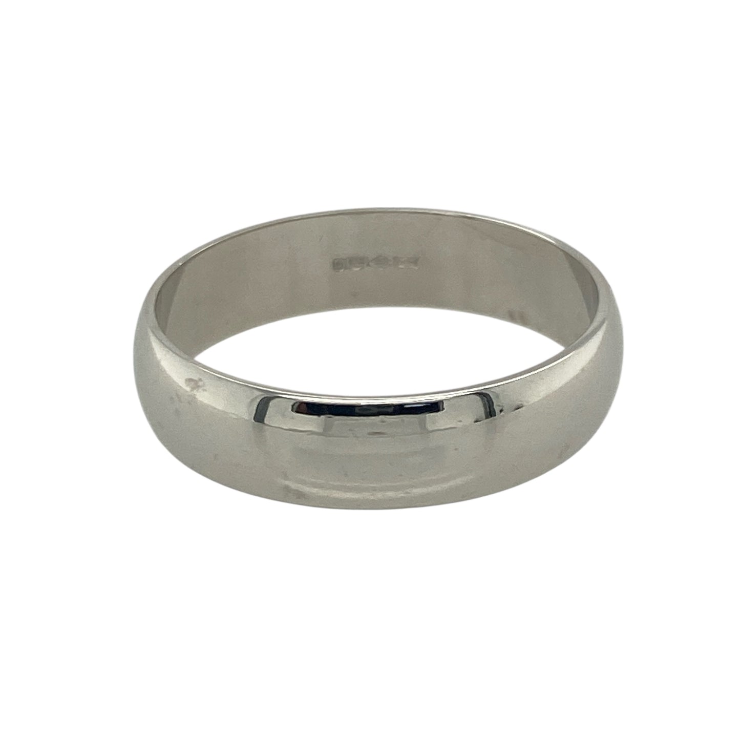 Bring timeless elegance and enduring quality to your collection with this pre-owned platinum 5mm wedding band ring—perfect as a classic symbol of love or a sophisticated everyday piece.

Design: The ring features a traditional 5mm-wide band with a smooth, polished finish, offering a refined and understated look that never goes out of style.
Material: Made from premium platinum, the metal’s natural white sheen ensures exceptional durability and lasting brilliance, making it ideal for lifelong wear.