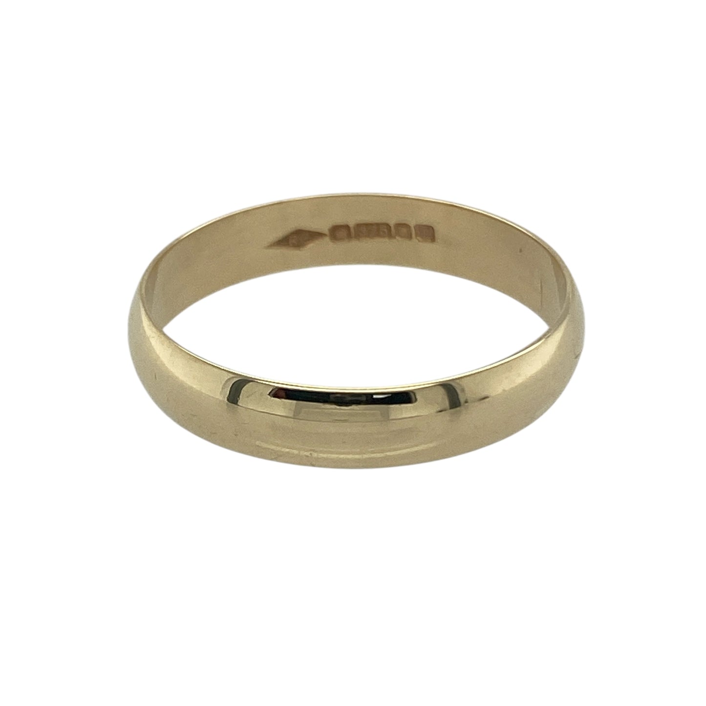 Bring timeless simplicity and classic appeal to your collection with this pre-owned 9ct yellow gold 4mm wedding band—an elegant piece suited to everyday wear.

Design: Featuring a traditional 4mm band, the ring offers a smooth, refined profile that complements any style.
Material: Made in 9-carat yellow gold, the polished finish provides a warm and enduring look.
Ring Detail: Its versatile design makes it ideal as a wedding band, stacking ring, or understated daily piece.