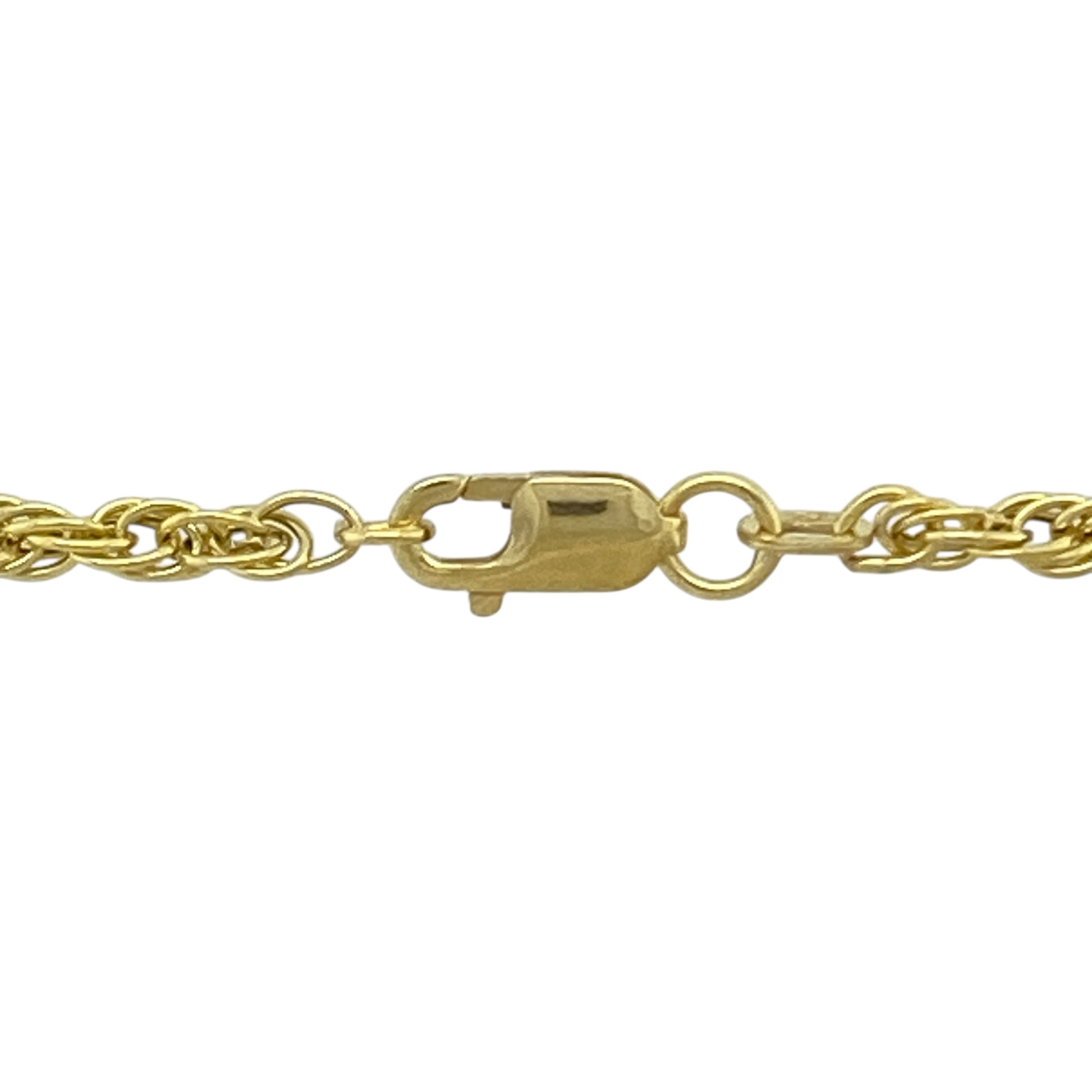 Bring elegant texture and timeless shine to your collection with this pre-owned 9ct yellow gold Prince of Wales chain—an intricate and stylish choice for everyday wear.

Design: Featuring the classic twisted Prince of Wales link with a 2.5mm width, the chain offers a beautifully detailed pattern that catches the light with subtle movement.
Material: Made in 9-carat yellow gold, the polished finish enhances the woven design with a warm, radiant glow.