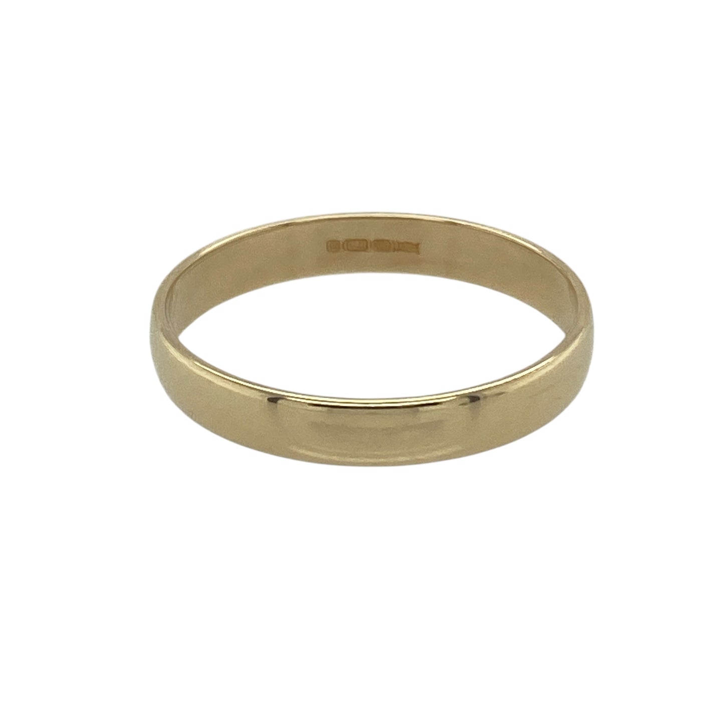 Bring classic simplicity and timeless elegance to your collection with this pre-owned 9ct yellow gold 3mm wedding band—an essential piece suited to everyday wear.

Design: Featuring a traditional 3mm-wide band, the ring offers a smooth and refined profile that complements any style.
Material: Made in 9-carat yellow gold, the polished finish provides a warm, classic shine.
Ring Detail: Its understated design makes it ideal as a wedding band, stacking ring, or minimal everyday piece.