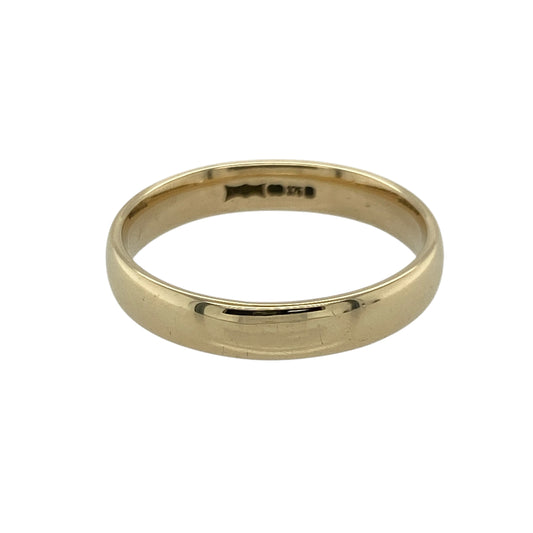 Bring classic simplicity and warm golden tone to your collection with this pre-owned 9ct yellow gold wedding band—an enduring piece offering timeless elegance and everyday comfort.

Design: This size P band features a smooth 3mm profile, creating a clean, traditional look suitable for daily wear.
Material: Made from 9-carat yellow gold, the polished finish enhances its soft, radiant glow.