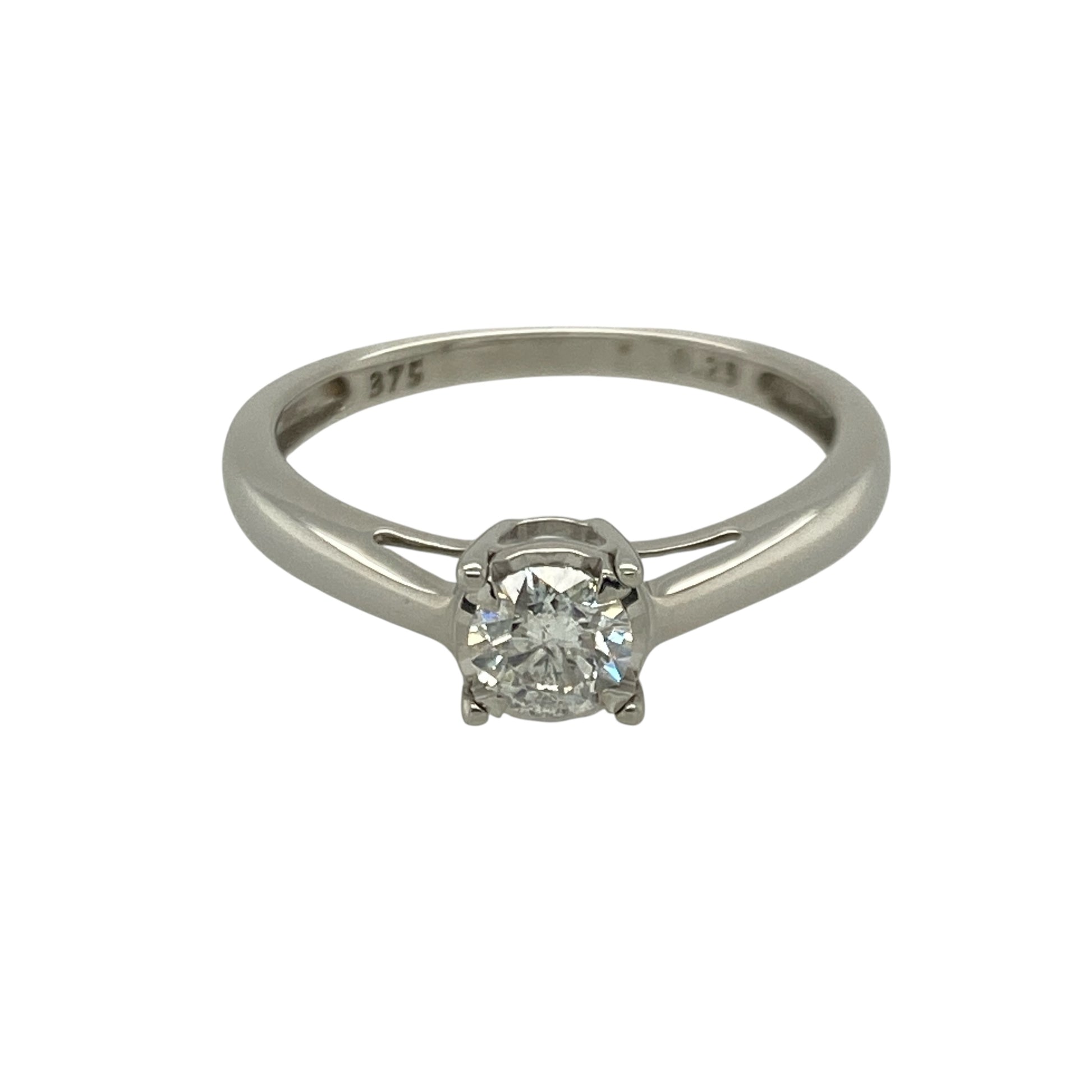 9ct White Gold & Diamond Illusion Set Solitaire Ring
