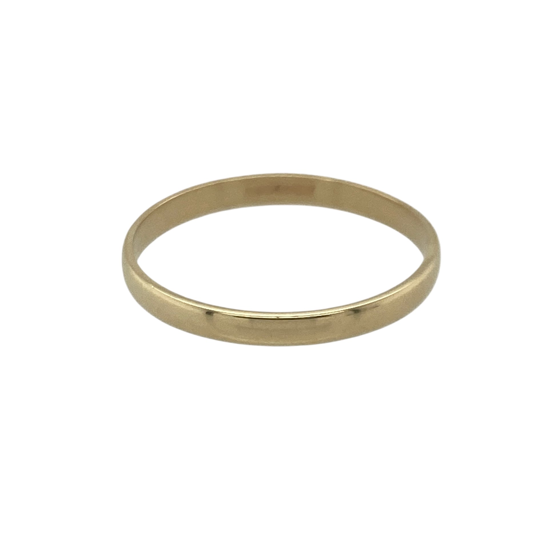 Bring classic simplicity and warm golden tone to your collection with this pre-owned 9ct yellow gold wedding band—an elegant piece offering timeless style and everyday comfort.

Design: This size N band features a smooth 2mm profile, creating a refined and traditional look perfect for daily wear.
Material: Made from 9-carat yellow gold, the polished finish enhances its soft, radiant glow.