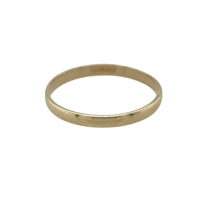 Bring classic simplicity and warm golden tone to your collection with this pre-owned 9ct yellow gold wedding band—an elegant piece offering timeless style and everyday comfort.

Design: This size N band features a smooth 2mm profile, creating a refined and traditional look perfect for daily wear.
Material: Made from 9-carat yellow gold, the polished finish enhances its soft, radiant glow.