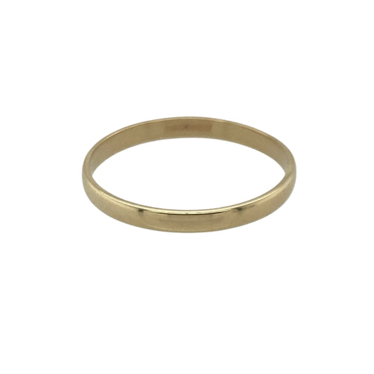 Bring classic simplicity and warm golden tone to your collection with this pre-owned 9ct yellow gold wedding band—an elegant piece offering timeless style and everyday comfort.

Design: This size N band features a smooth 2mm profile, creating a refined and traditional look perfect for daily wear.
Material: Made from 9-carat yellow gold, the polished finish enhances its soft, radiant glow.