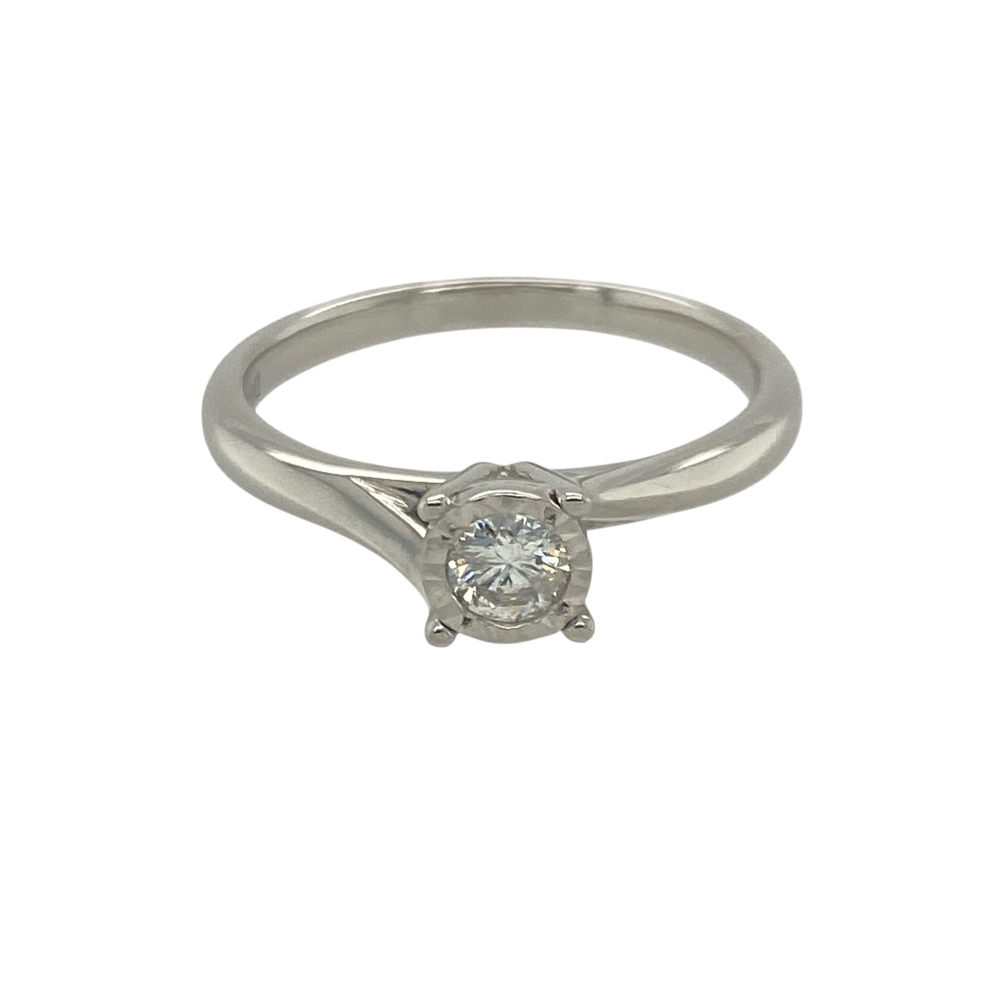 9ct White Gold & Diamond Illusion Set Solitaire Ring