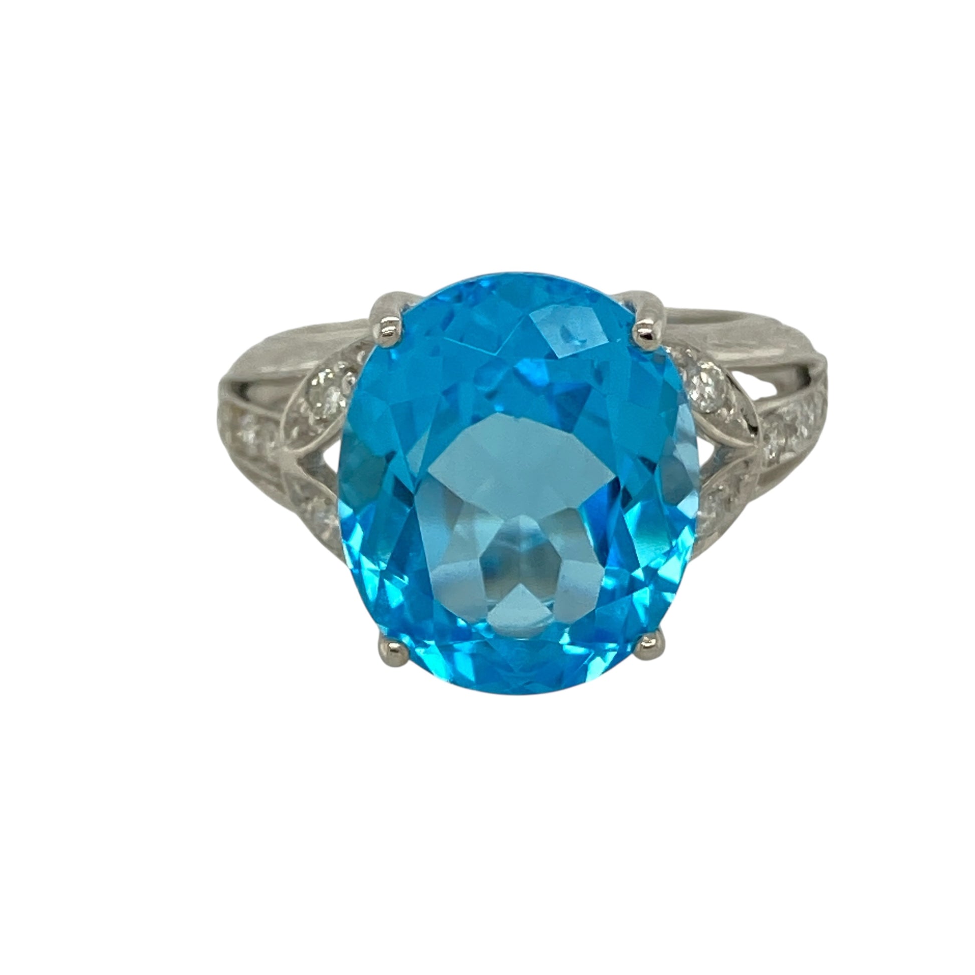 18ct White Gold Diamond & Blue Topaz Set Ring