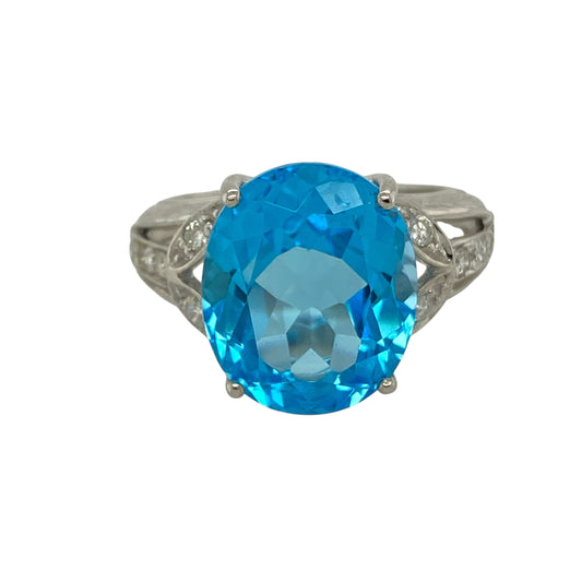 18ct White Gold Diamond & Blue Topaz Set Ring
