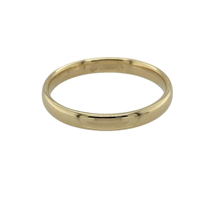 Bring timeless simplicity and classic elegance to your jewellery collection with this pre-owned 9ct yellow gold 3mm wedding band ring, a refined design ideal for everyday wear.

Design: The ring features a smooth, plain band with a 3mm width, offering a clean and understated look that never goes out of style.
Material: Made from polished 9-carat yellow gold, the warm golden tone provides a traditional and elegant finish.