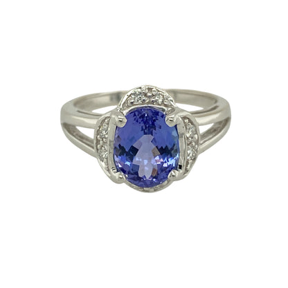 18ct White Gold Diamond & Tanzanite Set Ring