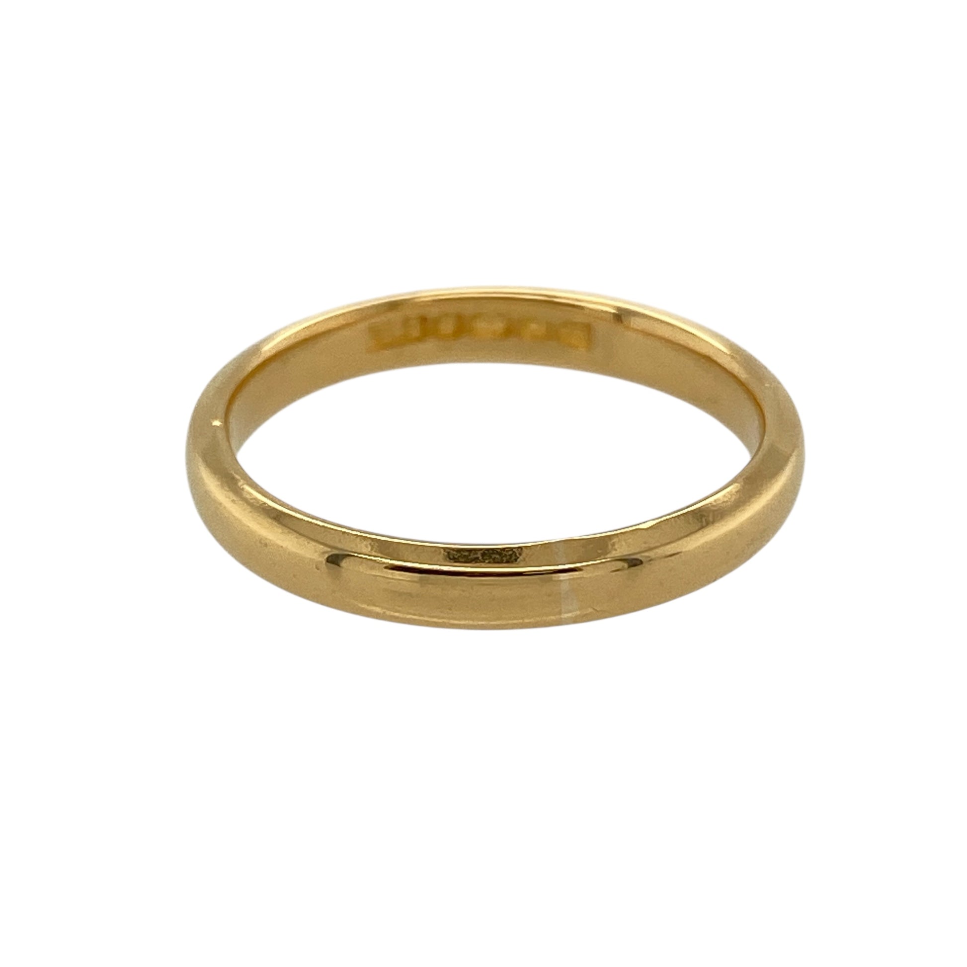 Bring timeless simplicity and classic elegance to your jewellery collection with this pre-owned 22ct yellow gold polished wedding band ring, a refined design with enduring appeal.

Design: The ring features a smooth, polished band measuring 3mm wide, offering a clean and traditional profile that sits comfortably on the finger.
Material: Made from high-purity 22-carat yellow gold, the rich golden tone provides a warm, luxurious finish characteristic of classic wedding bands.
