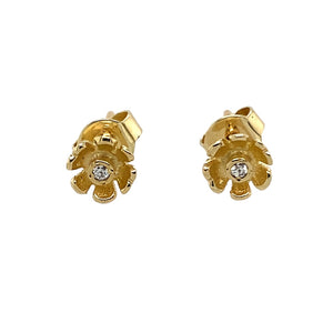 Preowned 9ct Yellow Gold & Diamond Set Flower Stud Earrings with the weight 1 gram