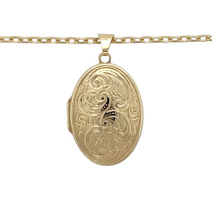 Add a sentimental and timeless piece to your jewellery collection with this pre-owned 9ct yellow gold patterned oval locket pendant necklace, featuring:

Design: A classic oval locket with intricate patterned detailing, perfect for holding cherished photos or keepsakes.
Material: 9-carat yellow gold, offering a rich and polished finish.
Pendant Size: Measures 3.4cm long including the bail, making it an elegant and eye-catching feature.
