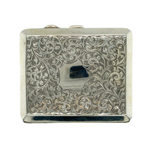 Load image into Gallery viewer, Add timeless charm and collectible elegance to your collection with this pre-owned 925 silver vintage patterned compact/cigarette holder—a beautifully crafted piece that captures classic sophistication, perfect for collectors or as a unique statement accessory.

Design: This holder features intricate vintage-style patterning across its surface, showcasing detailed craftsmanship and adding a touch of old-world elegance.

