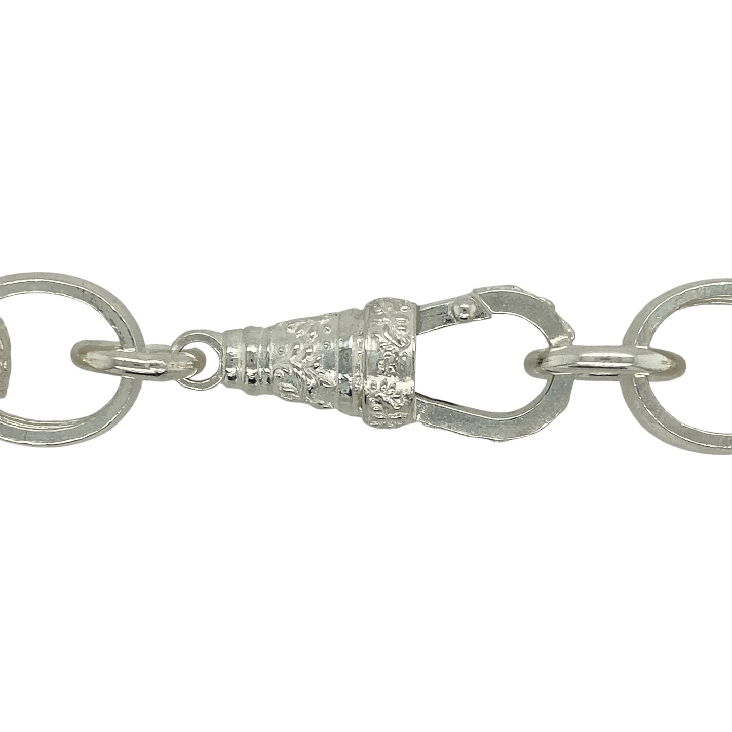 Make an unforgettable statement with this new 925 solid silver oval link belcher chain, a bold and heavyweight design with striking presence—perfect for those who appreciate standout jewellery.

Design: The chain features oversized oval belcher links with a patterned finish, each measuring 17mm in width for maximum impact.
Material: Made from solid 925 sterling silver, the polished surface provides durability and lasting shine.

