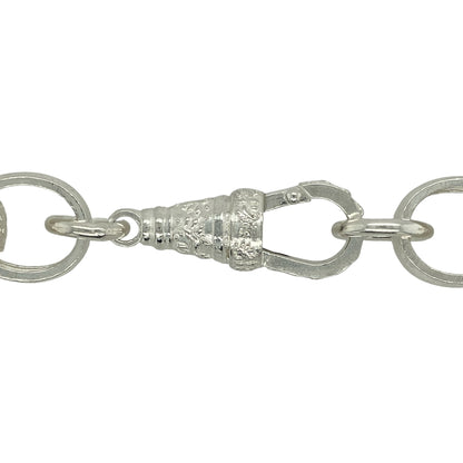 Make an unforgettable statement with this new 925 solid silver oval link belcher chain, a bold and heavyweight design with striking presence—perfect for those who appreciate standout jewellery.

Design: The chain features oversized oval belcher links with a patterned finish, each measuring 17mm in width for maximum impact.
Material: Made from solid 925 sterling silver, the polished surface provides durability and lasting shine.
