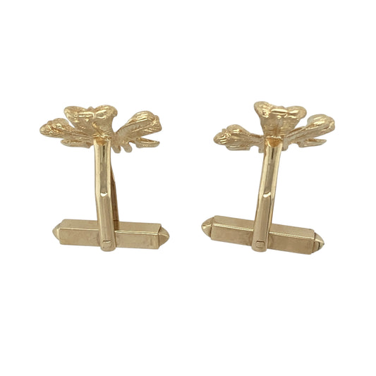 Bring sophistication and national pride to your collection with these pre-owned 9ct yellow gold Welsh Three Feathers cufflinks—a distinguished design inspired by Welsh heritage and tradition.

Design: Each cufflink features the iconic Welsh Three Feathers emblem, symbolising courage, honour, and loyalty. The detailed engraving and polished finish give the pair a refined and elegant appearance, perfect for formal occasions.
