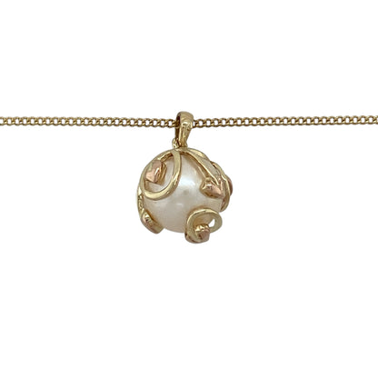 Bring graceful elegance and meaningful symbolism to your collection with this pre-owned 9ct yellow and rose gold Clogau Tree of Life pearl pendant necklace—an expressive piece blending natural beauty with iconic heritage design.

Design: The pendant measures 1.9cm long including the bail and features the classic Tree of Life motif above a luminous pearl of approximately 10mm in diameter.