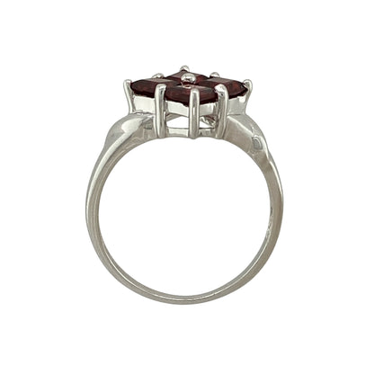 9ct White Gold & Mozambique Garnet Set Ring