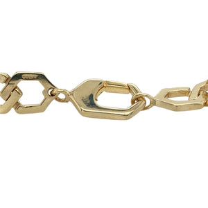 Add a sleek and stylish piece to your jewellery collection with this pre-owned 9ct yellow gold 7.25" interlinked bracelet.

Design: A striking bracelet made up of interlinked six-sided shape links, offering a contemporary and eye-catching design.
Material: Made from 9-carat yellow gold, providing a warm, polished finish that complements the geometric design.
Size & Weight: Weighing 14 grams, with each link measuring 8mm in width, creating a bold yet elegant look.